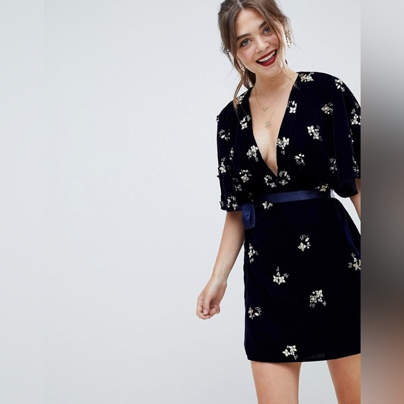 ASOS Petite Floral Beading Wrap Low Cut Velvet Mini Dress NWT Sz. 4 - Picture 5 of 13